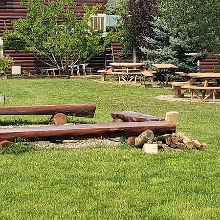 Wolf Den Log Cabin Motel And Rv Park Thayne Kültér fotó