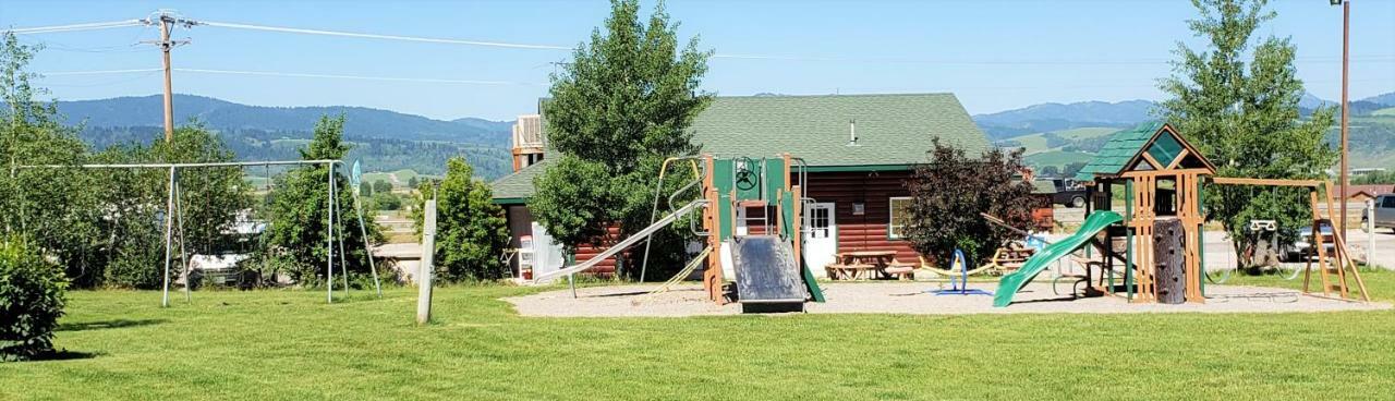 Wolf Den Log Cabin Motel And Rv Park Thayne Kültér fotó