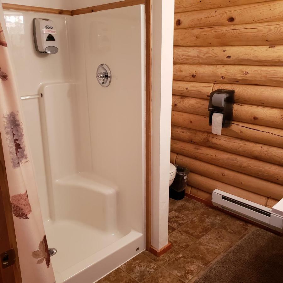Wolf Den Log Cabin Motel And Rv Park Thayne Kültér fotó