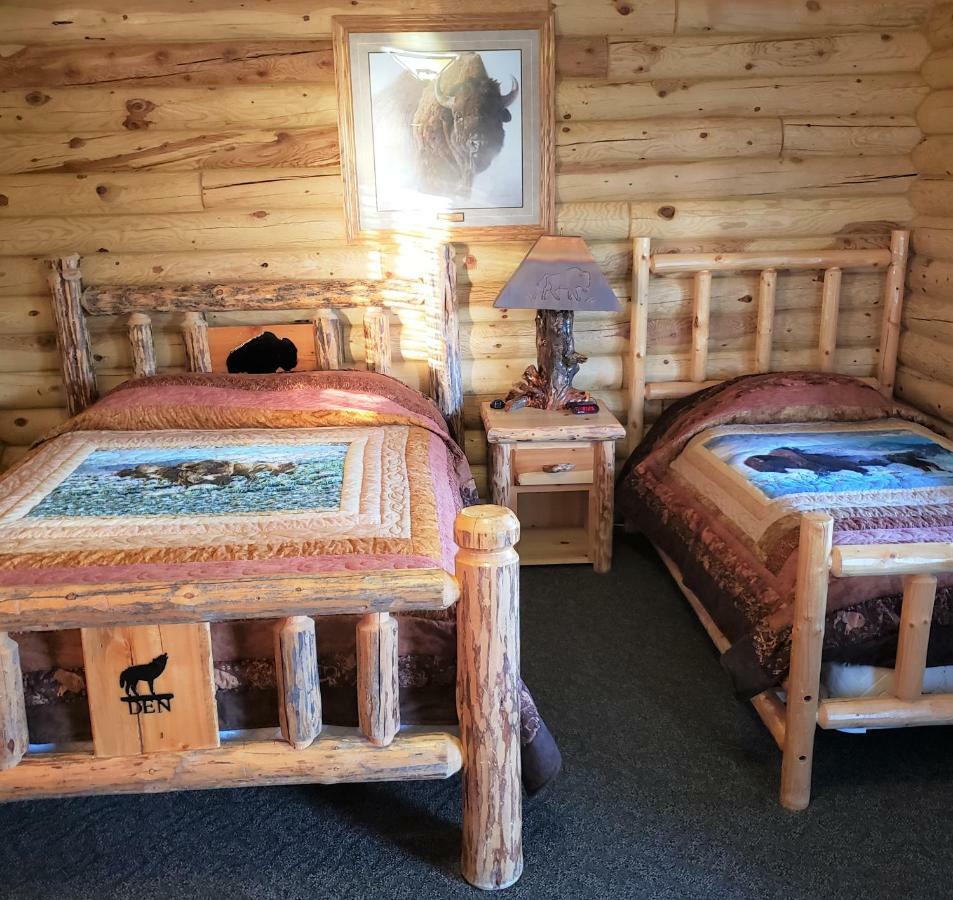 Wolf Den Log Cabin Motel And Rv Park Thayne Kültér fotó