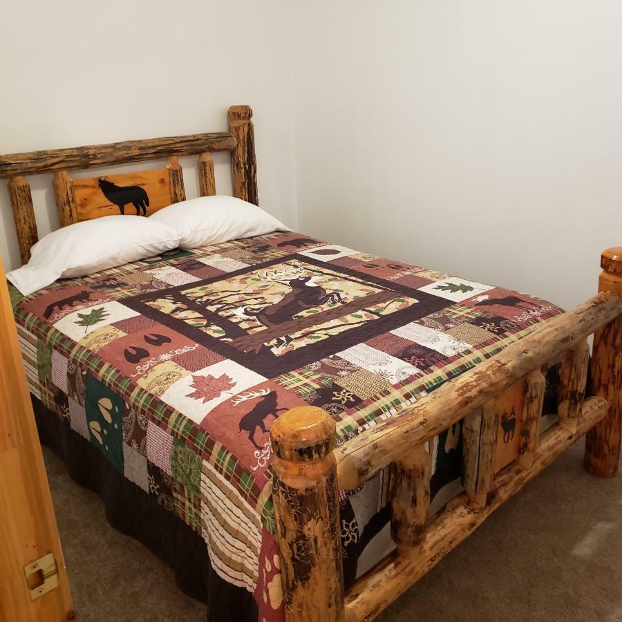 Wolf Den Log Cabin Motel And Rv Park Thayne Kültér fotó
