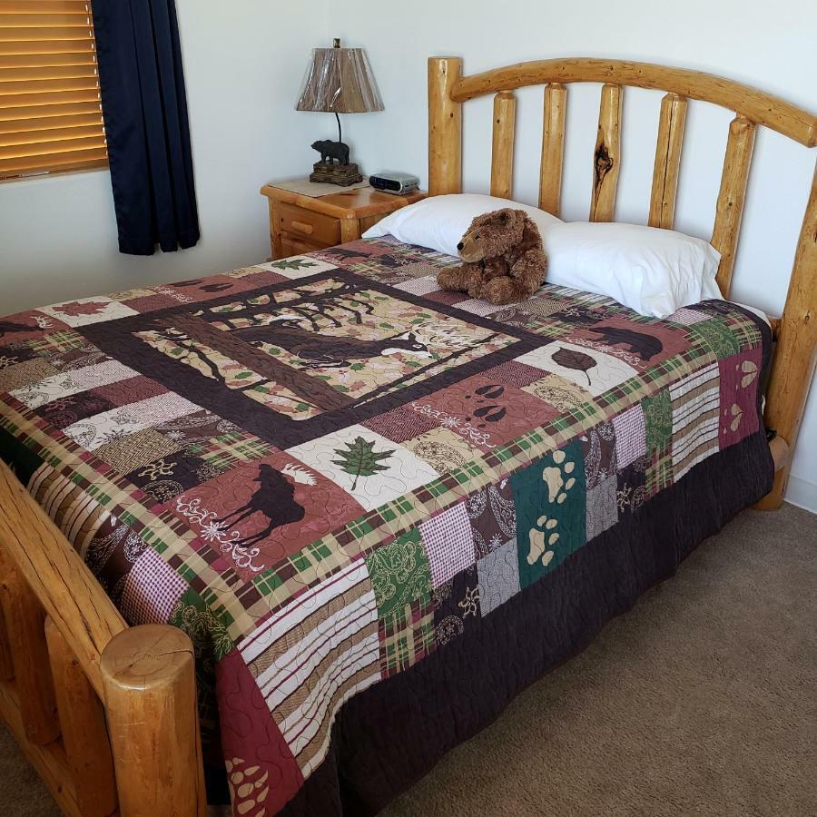 Wolf Den Log Cabin Motel And Rv Park Thayne Kültér fotó